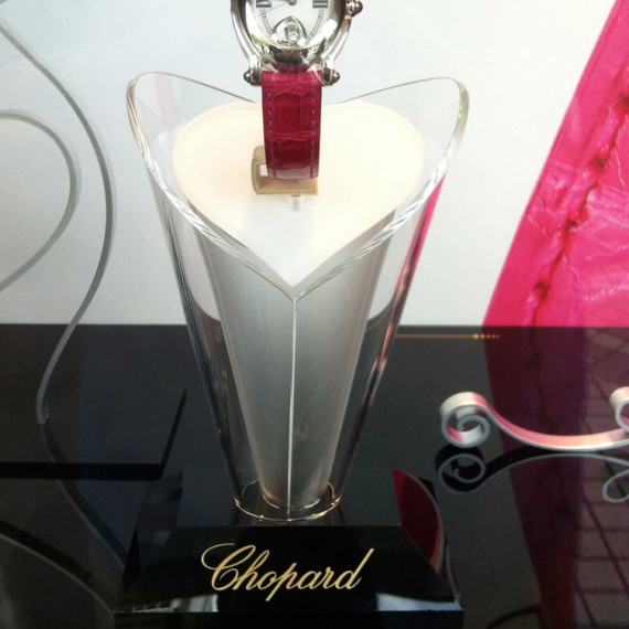 : : VM SOLUTIONS : : Chopard Happy Sport Valentine POP Display