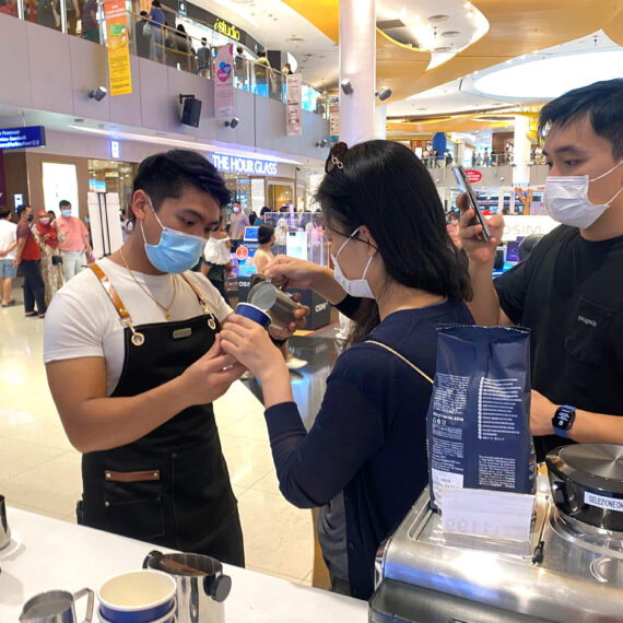 Brand Activations & Experiences :: Hands-On Session :: De'Longhi The Fresh Beans Coffee Bar at VivoCity